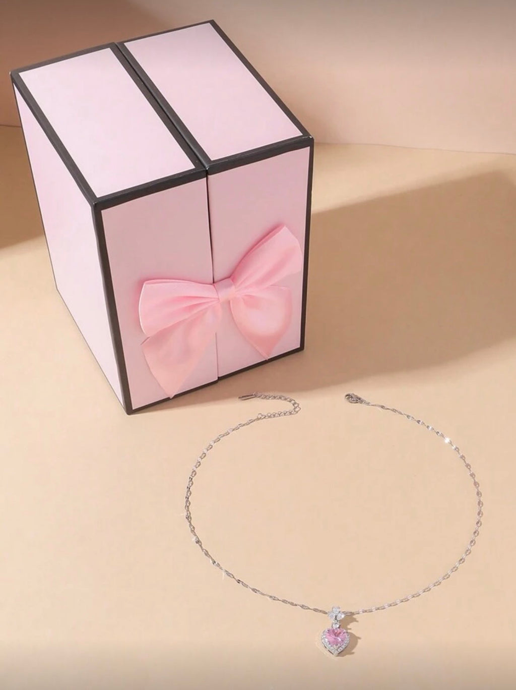 Flower & Necklace Gift Box